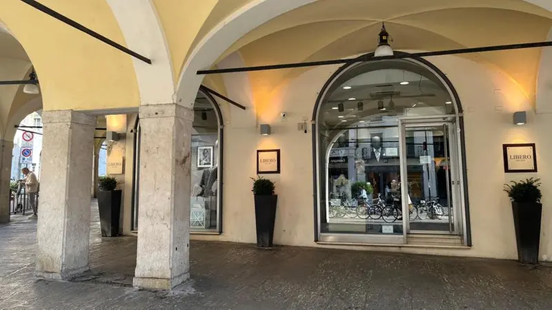 Libero Milano, dove un tempo c'era la pasticceria San Carlo - © www.giornaledibrescia.it