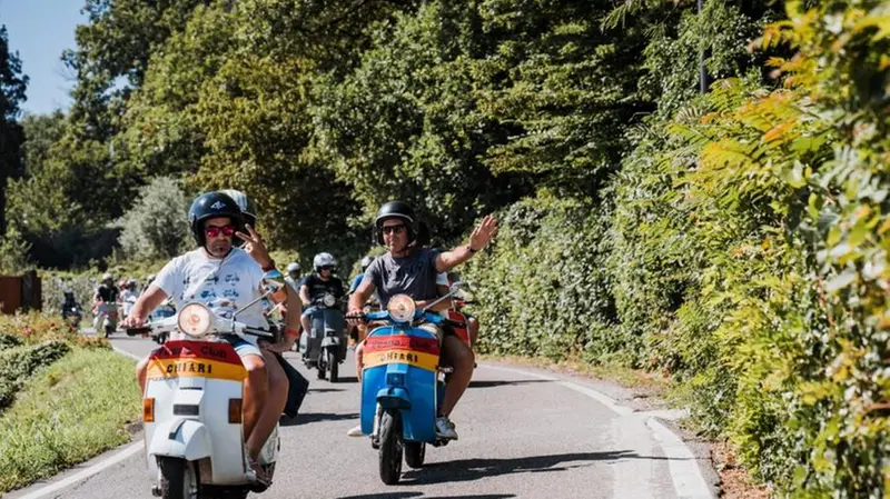 Il gruppo di Chiari per le strade della Franciacorta - © www.giornaledibrescia.it