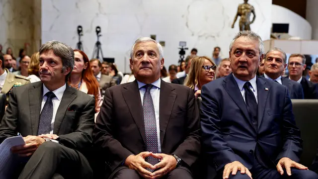 Il presidente Ice Matteo Zoppas, il ministro degli Esteri Antonio Tajani, il presidente della FIN Paolo Barelli partecipano al workshop “Sport e Innovazione”, presso il Coni, Roma, 16 settembre 2024, ANSA/VINCENZO LIVIERI