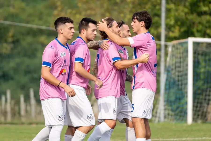 SPORT CALCIO PRIMA CATEGORIA LA SPORTIVA OME BORGOSATOLLO nella foto ESULTANZA GOL LODA 1-0 22-09-2024 pasquali@newreporter