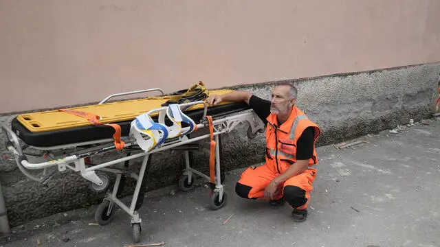 Continuano le ricerche dei due dispersi nel crollo della palazzina di Saviano, in provincia di Napoli. Napoli 22 Settembre 2024. ANS/CESARE ABBATE/