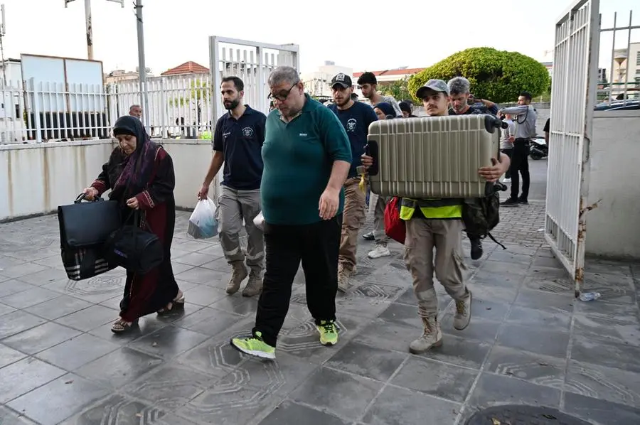 Migliaia di persone fuggono dal sud del Libano