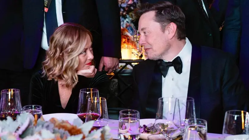 Giorgia Meloni ed Elon Musk alla Ziegfeld Ballroom di New York lo scorso 23 settembre - Palazzo Chigi © www.giornaledibrescia.it