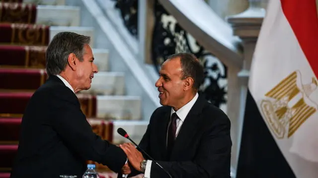 epa11611562 US Secretary of State Antony Blinken (L) shakes hands with his Egyptian counterpart Badr Abdelatty (R) during a press conference in Cairo, Egypt, 18 September 2024. US State Department Spokesperson Matthew Miller on 17 September said the US was 'not involved' and 'not aware' in advance of the incident of exploding pagers in Lebanon. Lebanon's state news agency reported on 17 September that 'multiple wireless communication devices (pagers) were detonated using advanced technology.' Health Minister stated that over 2,500 people had been hurt and at least eight people had died. Blinken arrived in Egypt on a planned visit to co-chair the opening of the US-Egypt Strategic Dialogue and meet with Egyptian officials to discuss ongoing efforts to reach a ceasefire in EPA/MOHAMED HOSSAM