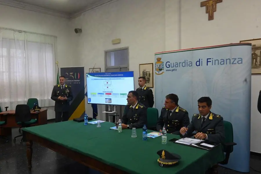 Inchiesta anti droga, la conferenza stampa della Guardia di Finanza