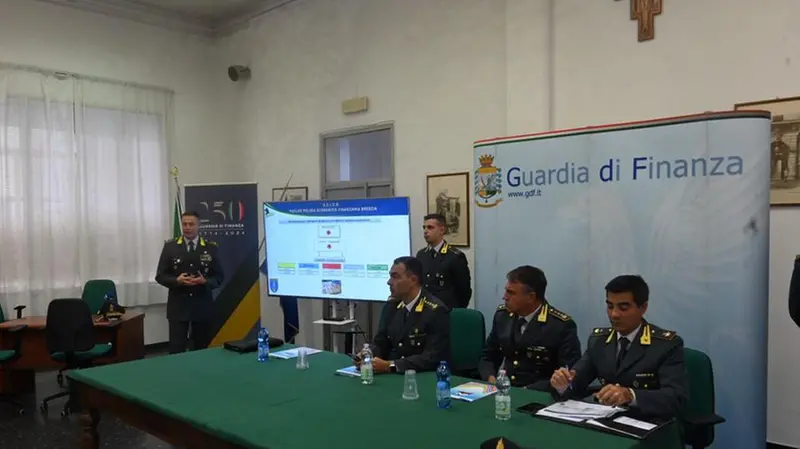 Inchiesta anti droga, la conferenza stampa della Guardia di Finanza