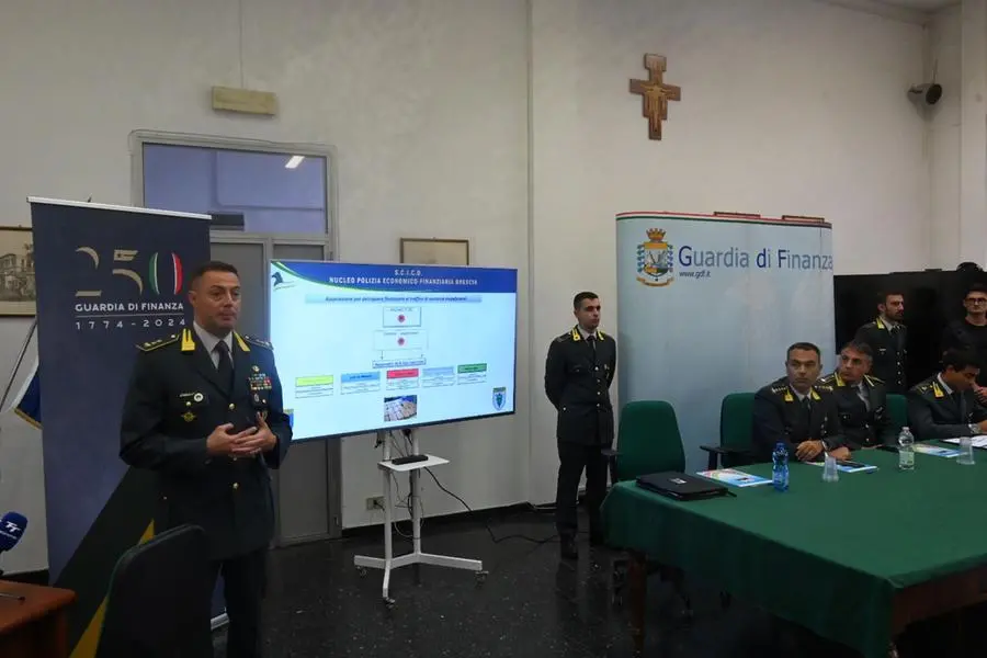 Inchiesta anti droga, la conferenza stampa della Guardia di Finanza