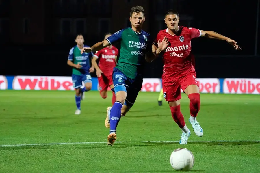 SERIE C CALCIO BRESCIA  FERALPISALO' - GIANA ERMINIO NELLA FOTO DUBICKAS EDGARAS E SCARINGI MATTIA     25-09-2024 perteghella@newreporter