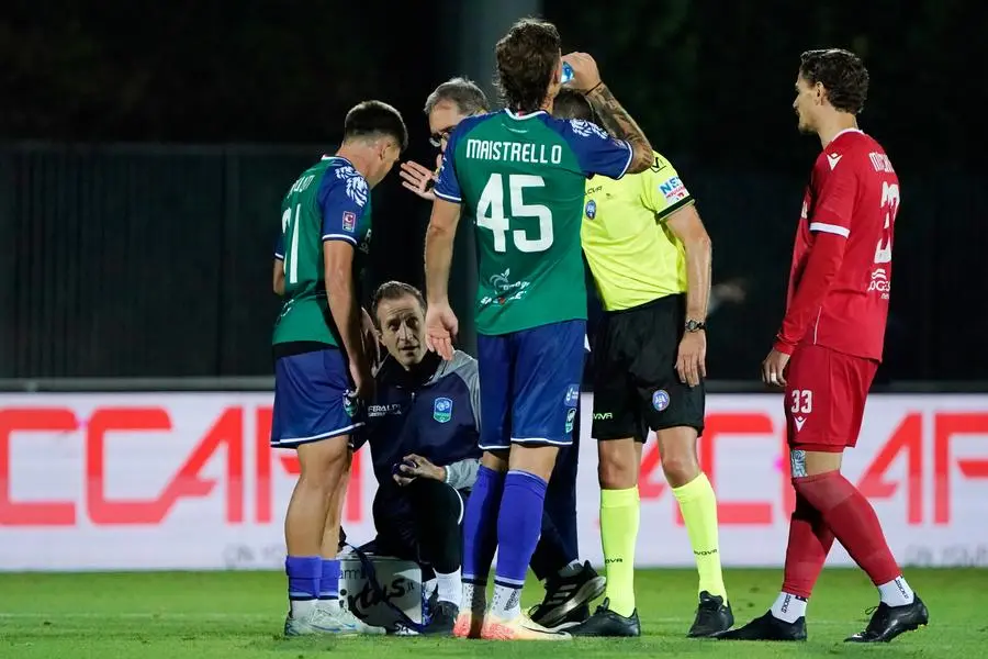 SERIE C CALCIO BRESCIA  FERALPISALO' - GIANA ERMINIO NELLA FOTO INFORTUNIO CAVUOTI NICOLO'     25-09-2024 perteghella@newreporter