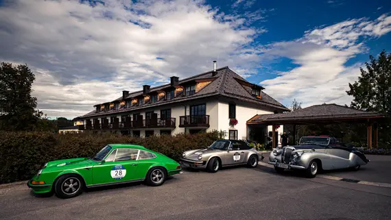 Mille Miglia warm up: alcune delle auto storiche impegnate nelle due giorni Salisburghese - © www.giornaledibrescia.it