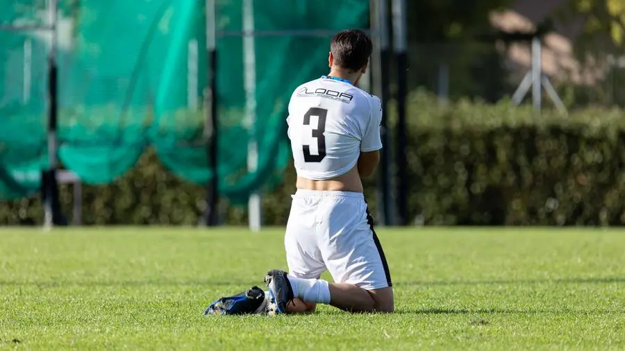 SPORT CALCIO SERIE D DESENZANO BRENO NELLA FOTO DELUSIONE DESENZANO scaroni@newreporter