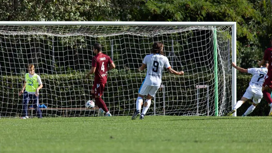 SPORT CALCIO SERIE D DESENZANO BRENO NELLA FOTO GOL DI BIANCHETTI scaroni@newreporter