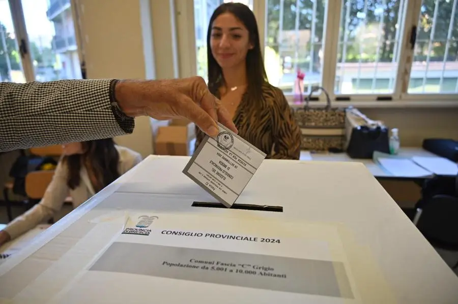 Amministratori al voto per le elezioni provinciali