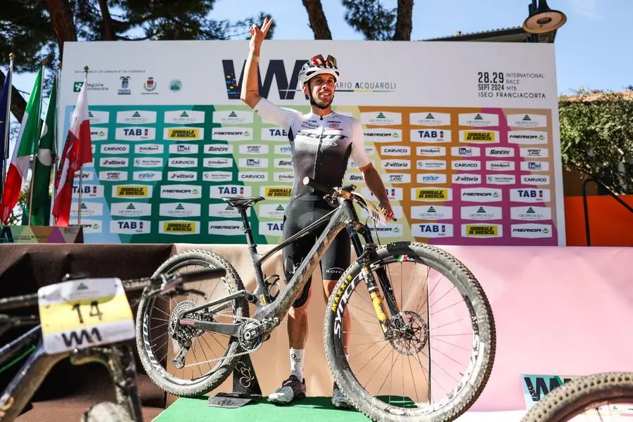 Dario Acquaroli, i vincitori e il podio della gara mountain bike