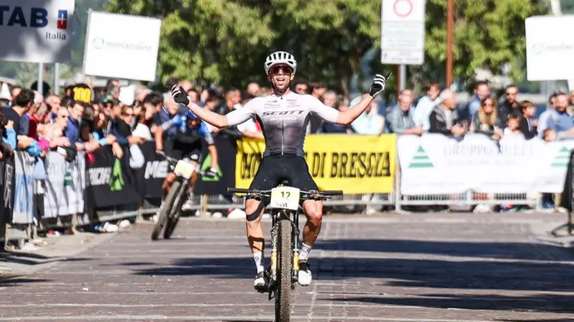 Dario Acquaroli, i vincitori e il podio della gara mountain bike