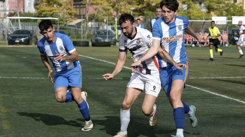 SPORT CALCIO BRESCIA SECONDA CATEGORIA DEPORTIVO FORNACI LE AQUILE NELLA FOTO CARERA FILIPPINI DEL FORNACI E PERTICA DE LE AQUILE 29-09-2024 PIERPAOLO PAPETTI AGENZIA NEWREPORTER