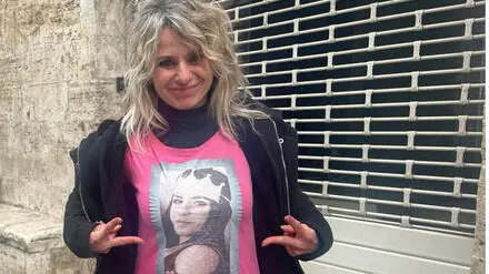 Alessandra Verni, la madre di Pamela Mastropietro, con indosso una maglietta con il volto della figlia al termine dell'udienza dell'appello bis per violenza sessuale a carico di Innocent Oseghale, Perugia, 22 febbraio 2023. ANSA/ ANGELA ROTINI