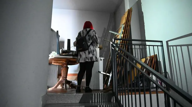 I pianerottoli ingombri di mobili - Foto Gabriele Strada/Neg © www.giornaledibrescia.it