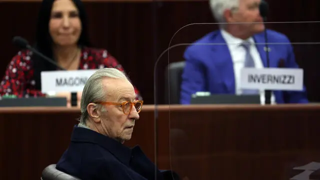 Vittorio Feltri nell’aula del Consiglio della regione Lombardia in occasione della prima seduta della nuova legislatura. Milano 15 Marzo 2023. ANSA / MATTEO BAZZI