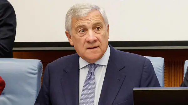 Il ministro degli Affari Esteri Antonio Tajani nell’Aula dei Gruppi parlamentari della Camera durante l'informativa urgente sui recenti sviluppi in Medio Oriente, Roma, 2 Ottobre 2024. ANSA/GIUSEPPE LAMI