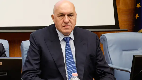 Il ministro della Difesa Guido Crosetto nell’Aula dei Gruppi parlamentari della Camera durante l'informativa urgente sui recenti sviluppi in Medio Oriente, Roma, 2 Ottobre 2024. ANSA/GIUSEPPE LAMI