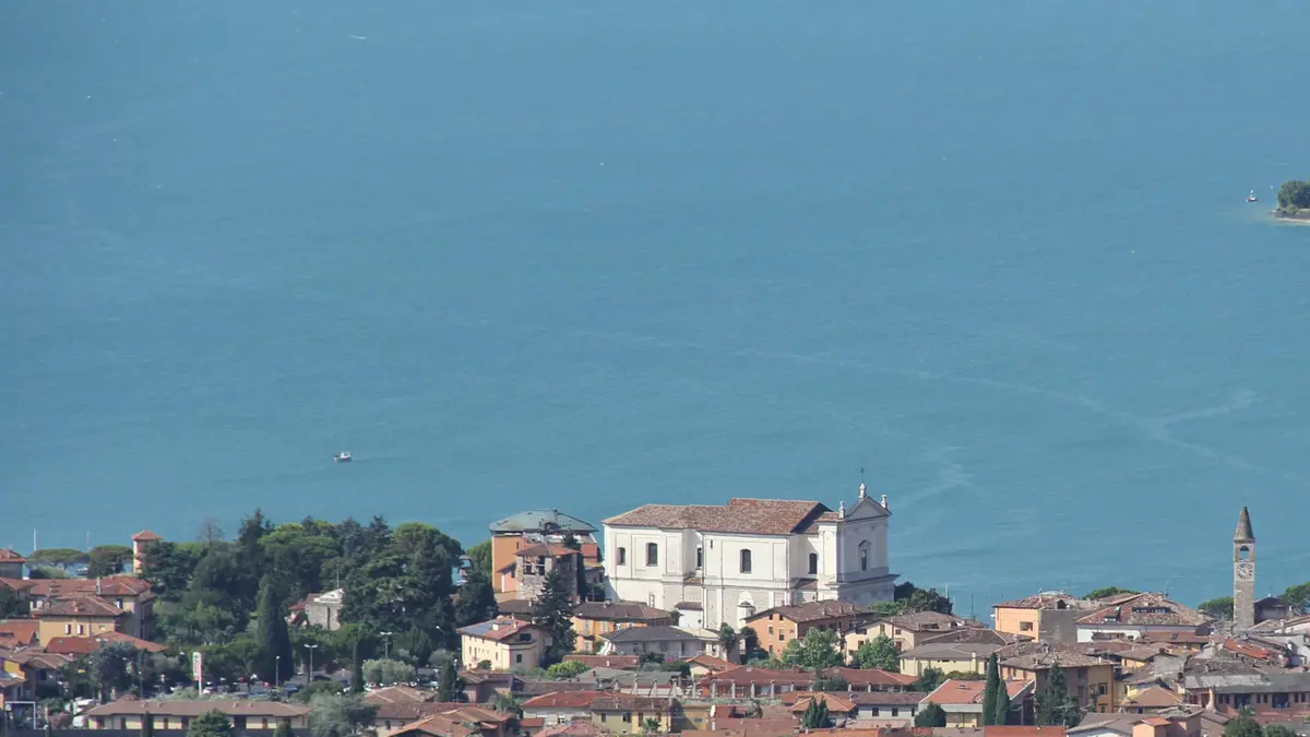 Una veduta dall'alto di Toscolano - © www.giornaledibrescia.it