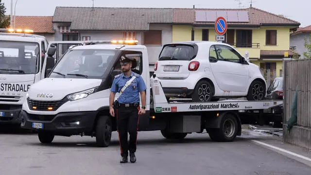 Rimozione della vettura dove Andrea Beretta ultras Inter ha ucciso con un coltello Antonio Bellocco che gli ha sparato con una pistola davanti ad una palestra n via Besozzi a Cernusco sul Naviglio. 04 Settembre 2024. ANSA/ANDREA CANALI