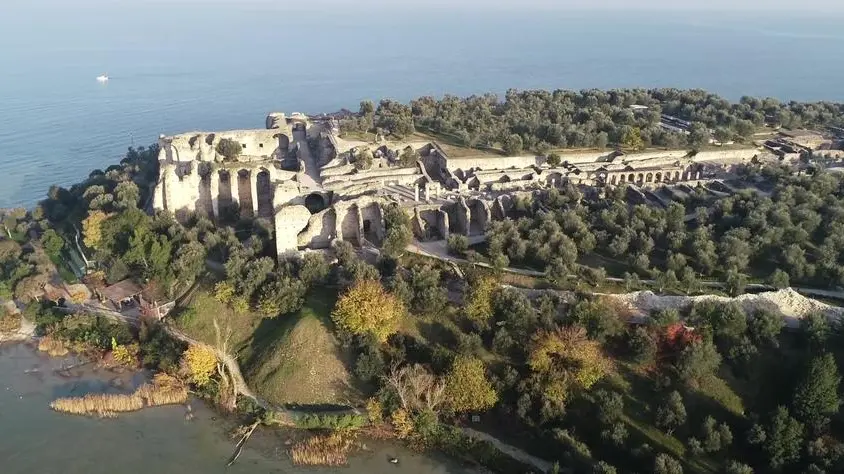 Uno scorcio delle splendide Grotte di Catullo - © www.giornaledibrescia.it