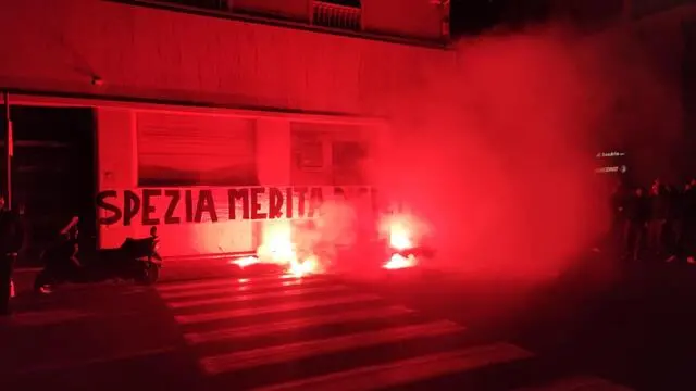 Flash mob dei tifosi dello Spezia Calcio