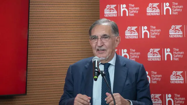 Ignazio La Russa, Presidente del Senato della Repubblica italiana, durante l'evento: "Una nuova rete di professionisti della salute: Presentazione del progetto di formazione e inserimento lavorativo per rifugiati e migranti". 1 ottobre 2024, Roma. ANSA/Emanuele Valeri NPK