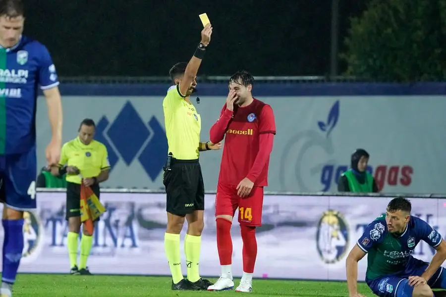 SERIE C CALCIO BRESCIA  FERALPISALO' - ALBINOLEFFE NELLA FOTO AMMONIZIONE FOSSATI MARCO EZIO     07-10-2024 perteghella@newreporter