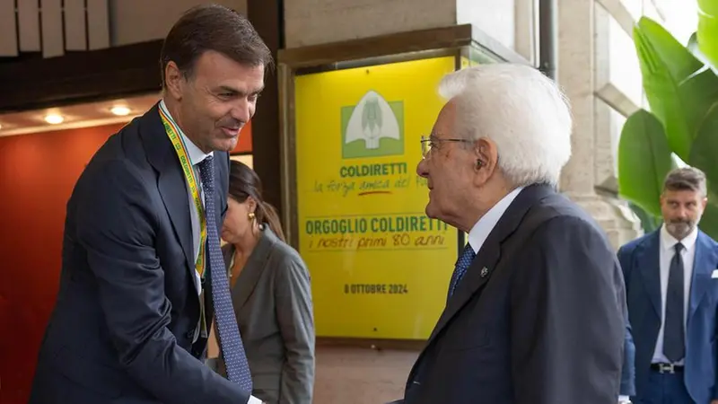 Sergio Mattarella stringe la mano a Ettore Prandini - Foto ufficio stampa Quirinale © www.giornaledibrescia.it