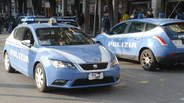 Una volante della Polizia (foto d'archivio)