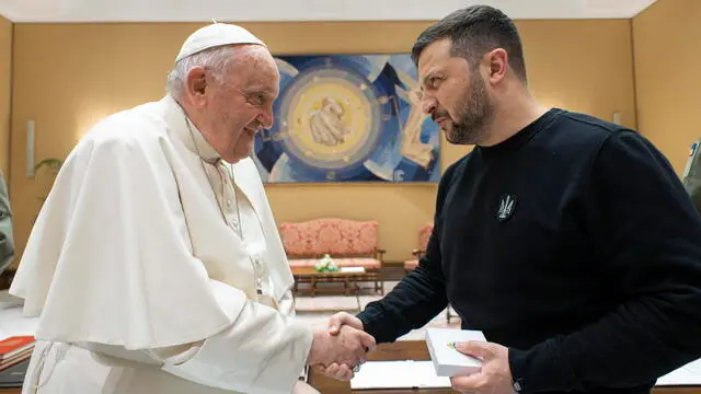 epa10625311 A handout picture provided by the Vatican Media shows Pope Francis (L) receiving Ukraine's President Volodymyr Zelensky during their meeting at the Vatican, 13 May 2023. It is the first time Zelensky visits Italy since the start of the Russian invasion of Ukraine in February 2022. EPA/VATICAN MEDIA HANDOUT HANDOUT EDITORIAL USE ONLY/NO SALES