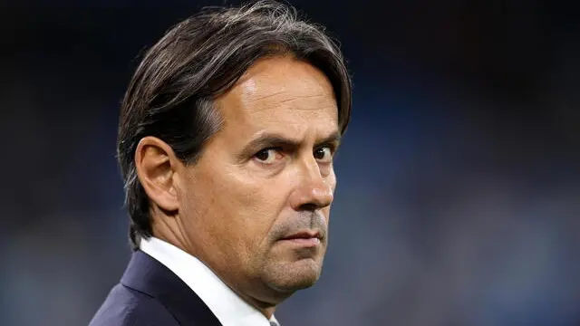 epa11612578 Inter head coach Simone Inzaghi looks on before the UEFA Champions League match between Manchester City and Inter in Manchester, Britain, 18 September 2024. EPA/ADAM VAUGHAN