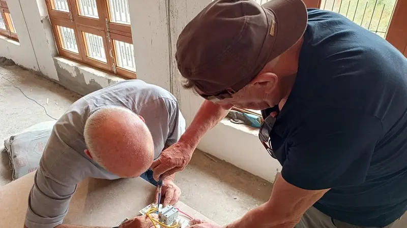 «Aiuto per lo Zanskar» ha finanziato la realizzazione di un laboratorio di chimica e fisica © www.giornaledibrescia.it