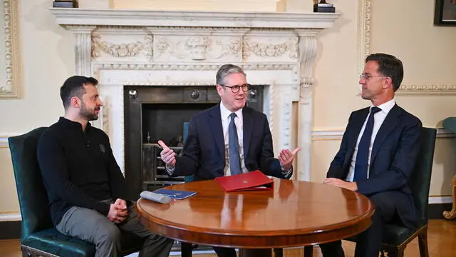 epa11652116 (L-R) Ukraine's President Volodymyr Zelensky, Britain’s Prime Minister Keir Starmer, and NATO Secretary General Mark Rutte hold a meeting at 10 Downing Street in London, Britain, 10 October 2024. EPA/Chris J. Ratcliffe / POOL