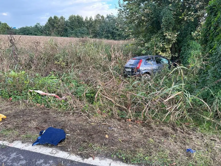 Esce di strada a Manerbio: gravi mamma e figlia