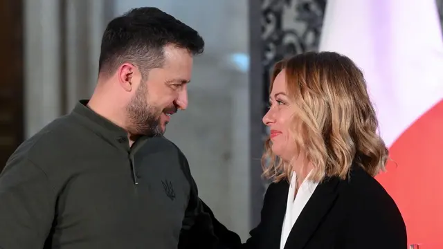 epa11653589 Italian Prime Minister Giorgia Meloni (R) and Ukrainian President Volodymyr Zelensky make statements to the press after a meeting at Villa Doria Pamphilj in Rome, Italy, 10 October 2024. EPA/ALESSANDRO DI MEO