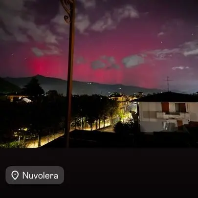 L'aurora boreale nei cieli di Brescia