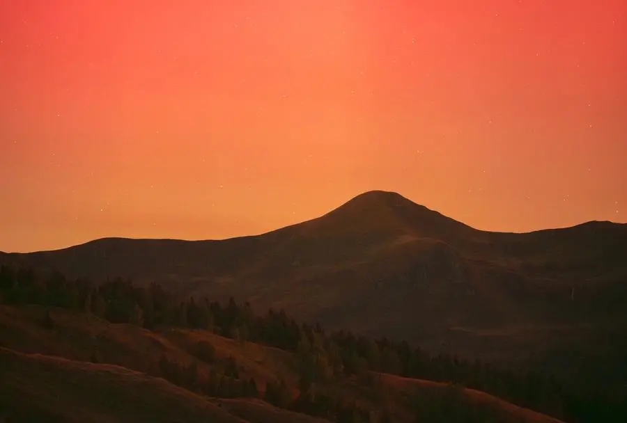 L'aurora boreale nei cieli di Brescia