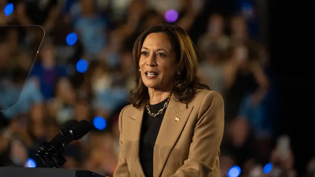 epa11653814 Democratic presidential candidate US Vice President Kamala Harris speaks during a campaign rally at Rawhide Event Center in Chandler, Arizona, USA, 10 October 2024. EPA/MOLLY PETERS