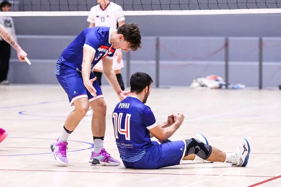 SPORT VOLLEY SERIE B MASCHILE TEAM VOLLEY RADICI CAZZAGO - BOLOGNA NELLA FOTO  PINNA 12-10-2024 Comincini@newreporter