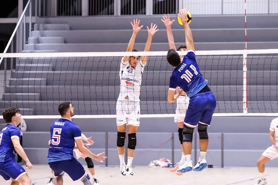 SPORT VOLLEY SERIE B MASCHILE TEAM VOLLEY RADICI CAZZAGO - BOLOGNA NELLA FOTO  PINNA 12-10-2024 Comincini@newreporter