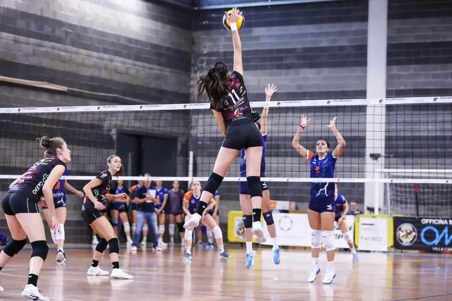 SPORT VOLLEY SERIE B2 FEMMINILE PALAMACLODIUM PROMOBALL SANITARS - CARTIERA DELL'ADDA NELLA FOTO DE GREGORIO 12-10-2024 Comincini@newreporter