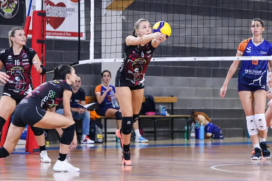 SPORT VOLLEY SERIE B2 FEMMINILE PALAMACLODIUM PROMOBALL SANITARS - CARTIERA DELL'ADDA NELLA FOTO CECCHETTO 12-10-2024 Comincini@newreporter