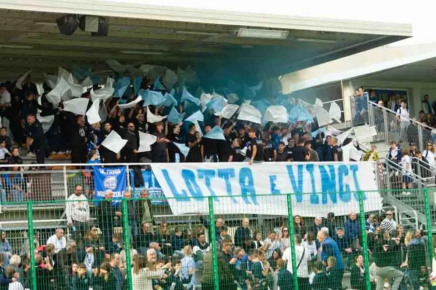 Sport Calcio Palazzolo Serie D Pro Palazzolo - Ospitaletto nella foto pubblico, tifosi 13/10/2024 mazzocchi@newreporter