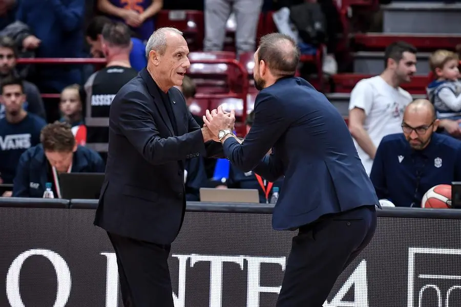 Ettore Messina, Giuseppe Poeta
EA7 Emporio Armani Olimpia Milano - Pallacanestro Germani Brescia
LBA Legabasket Serie A UnipolSAI 2024/2025
Milano, 13/10/2024
Foto ClaudioDegaspari // Ciamillo-Castoria