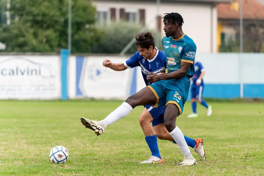 SPORT CALCIO PRIMA CATEGORIA SAN MICHELE TRAVAGLIATO ATLETICO OFFLAGA nella foto FERRARI MBENGUE I. 13-10-2024 pasquali@newreporter