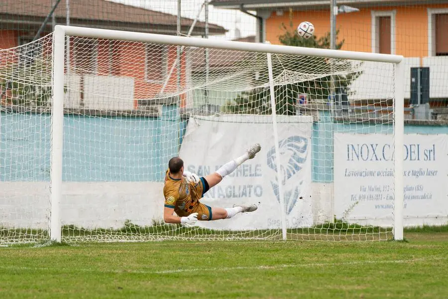 SPORT CALCIO PRIMA CATEGORIA SAN MICHELE TRAVAGLIATO ATLETICO OFFLAGA nella foto MANCATO RIGORE SAN MICHELE  13-10-2024 pasquali@newreporter